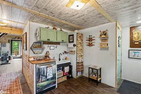 4182 Shady Lane Drive Brooklyn IA 52211