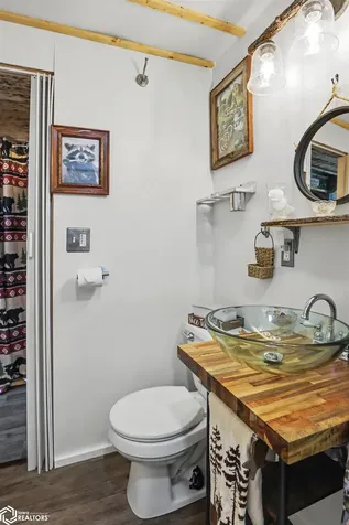 4182 Shady Lane Drive Brooklyn IA 52211