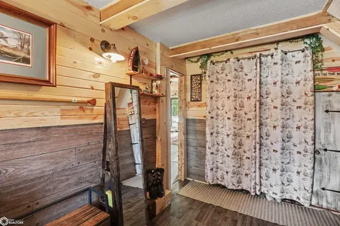 4182 Shady Lane Drive Brooklyn IA 52211