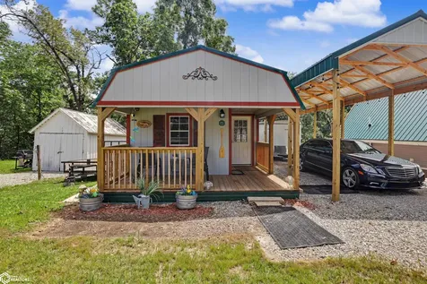 4182 Shady Lane Drive Brooklyn IA 52211