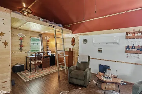 4182 Shady Lane Drive Brooklyn IA 52211