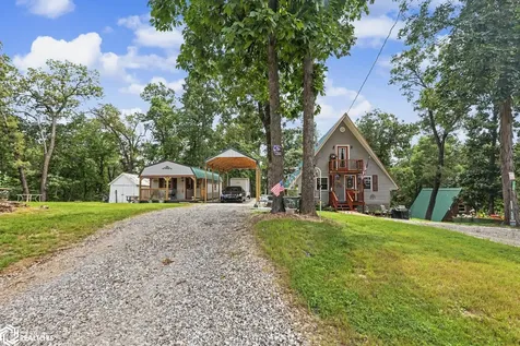4182 Shady Lane Drive Brooklyn IA 52211