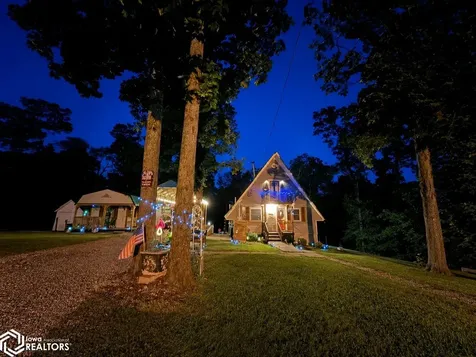 4182 Shady Lane Drive Brooklyn IA 52211