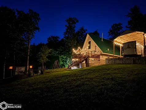 4182 Shady Lane Drive Brooklyn IA 52211