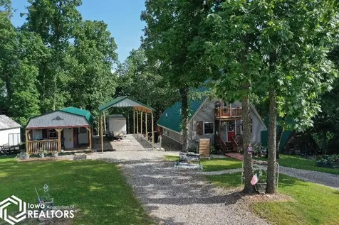 4182 Shady Lane Drive Brooklyn IA 52211
