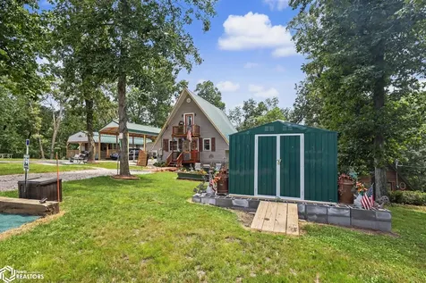4182 Shady Lane Drive Brooklyn IA 52211