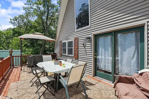 4182 Shady Lane Drive Brooklyn IA 52211