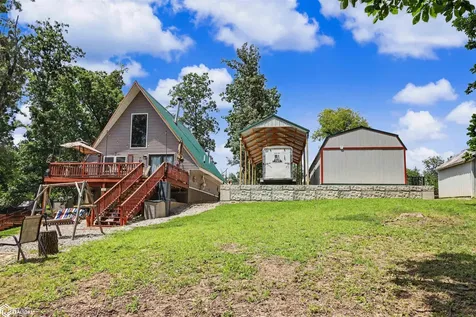 4182 Shady Lane Drive Brooklyn IA 52211