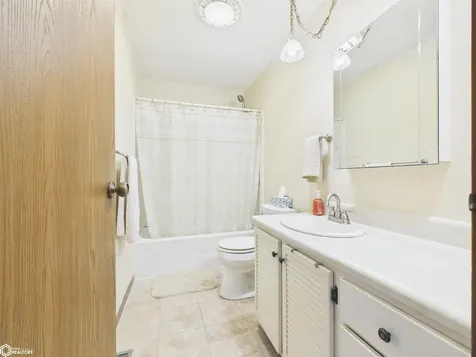 18 Pine Court Montrose IA 52639