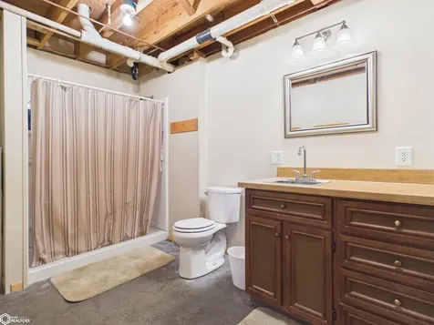 18 Pine Court Montrose IA 52639