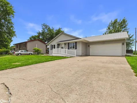 18 Pine Court Montrose IA 52639