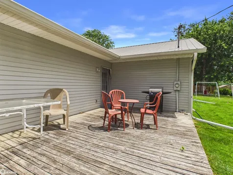 18 Pine Court Montrose IA 52639