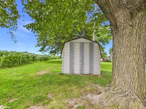 18 Pine Court Montrose IA 52639