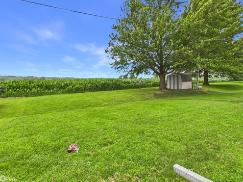 18 Pine Court Montrose IA 52639