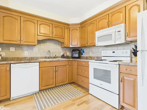 18 Pine Court Montrose IA 52639