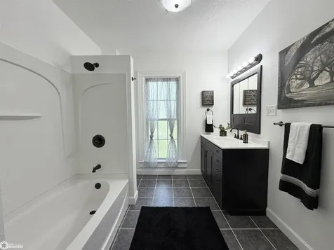 415 W 4th Street S Newton IA 50208