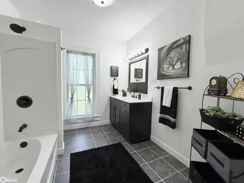 415 W 4th Street S Newton IA 50208