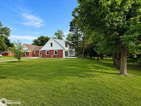255 Willowbrook Drive Mason City IA 50401