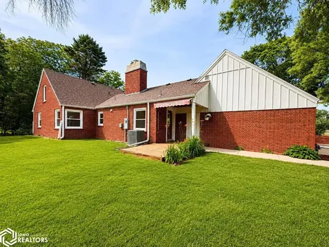 255 Willowbrook Drive Mason City IA 50401