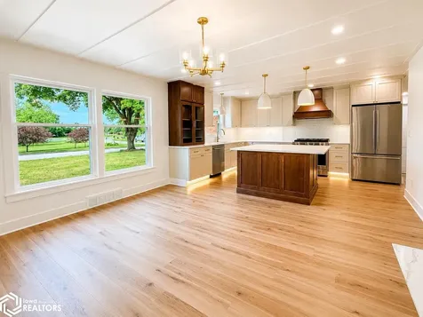 255 Willowbrook Drive Mason City IA 50401