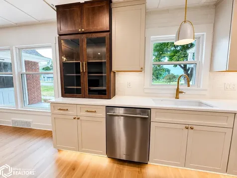 255 Willowbrook Drive Mason City IA 50401