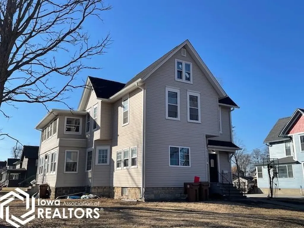 821 8th Avenue Grinnell IA 50112