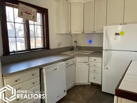 821 8th Avenue Grinnell IA 50112