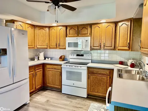 2021 Edmundson Oskaloosa IA 52577