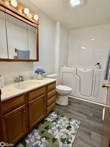 2021 Edmundson Oskaloosa IA 52577
