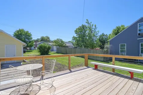 802 S Iowa Avenue Washington IA 52353