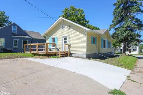 802 S Iowa Avenue Washington IA 52353