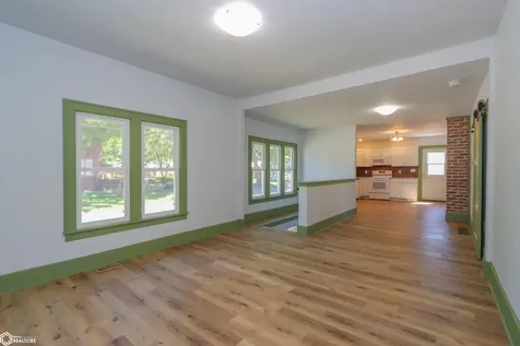 802 S Iowa Avenue Washington IA 52353