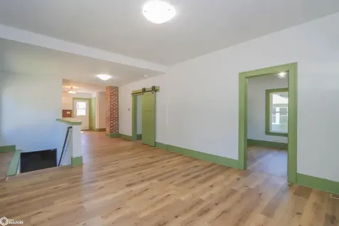 802 S Iowa Avenue Washington IA 52353