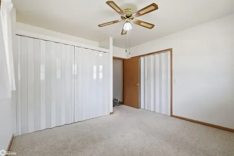 11 Palmer Street Marshalltown IA 50158