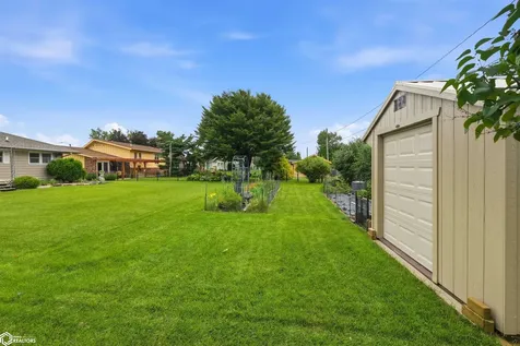 11 Palmer Street Marshalltown IA 50158