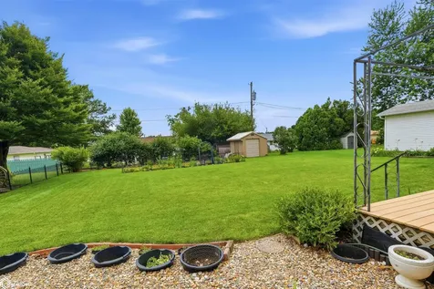 11 Palmer Street Marshalltown IA 50158