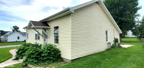 1302 W Linn Street Marshalltown IA 50158