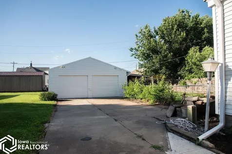 219 A Avenue W Albia IA 52531