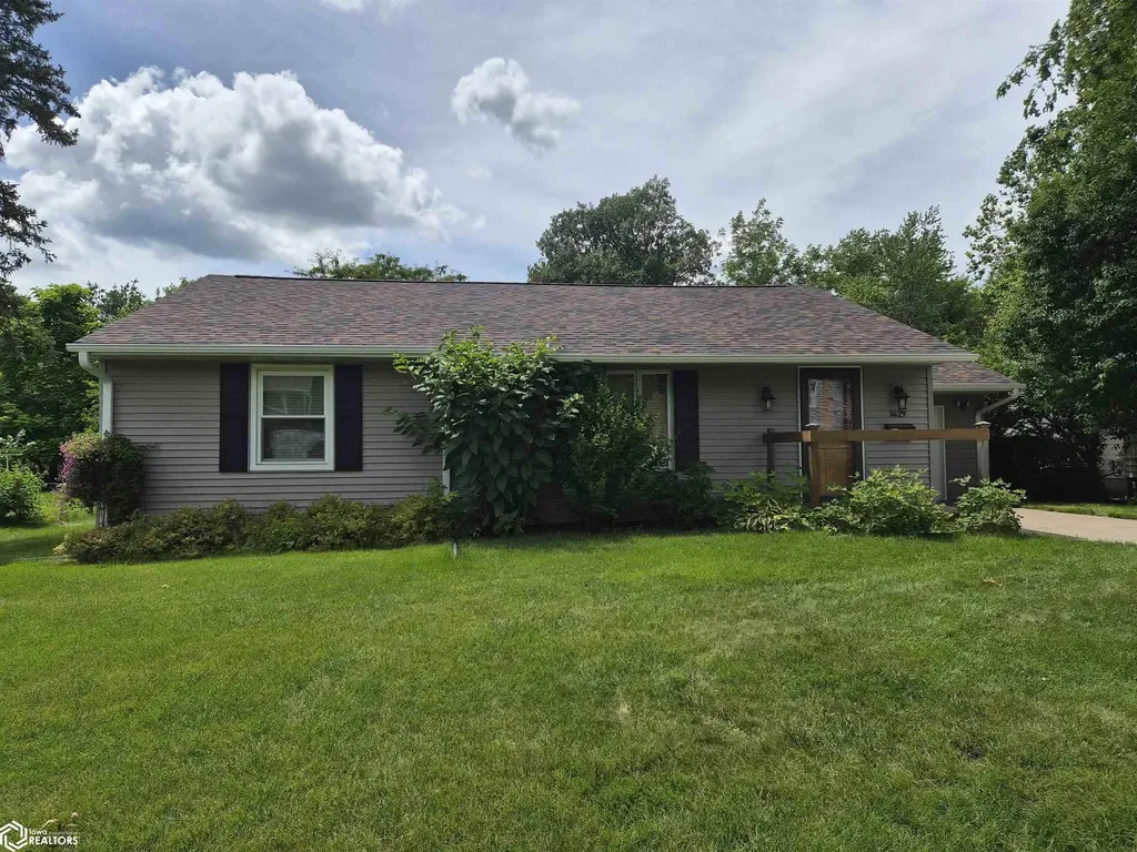 1429 Summer Street Grinnell IA 50112