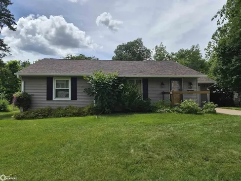 1429 Summer Street Grinnell IA 50112