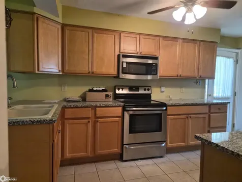 1429 Summer Street Grinnell IA 50112