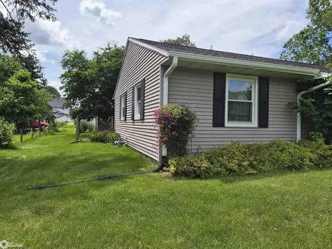 1429 Summer Street Grinnell IA 50112