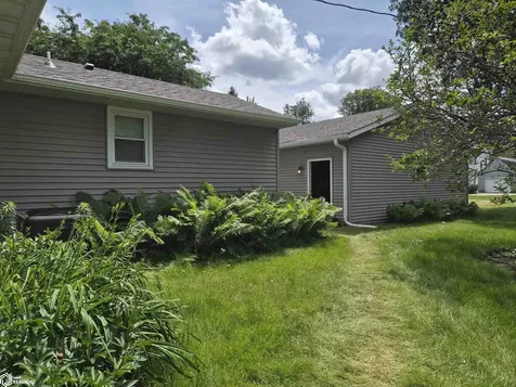 1429 Summer Street Grinnell IA 50112