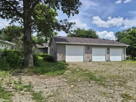 1429 Summer Street Grinnell IA 50112