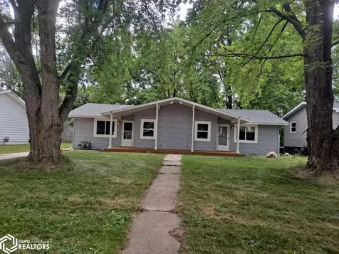 805 805 1/2 W 10th Avenue N Street Clear Lake IA 50428