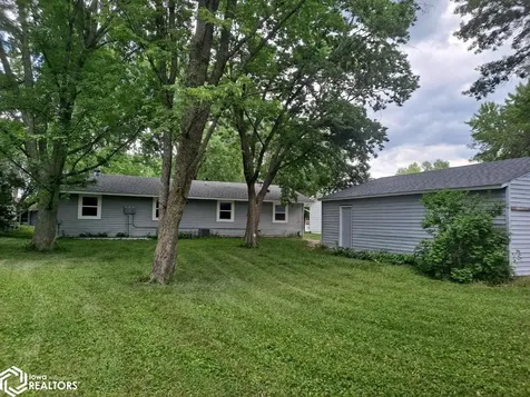 805 805 1/2 W 10th Avenue N Street Clear Lake IA 50428