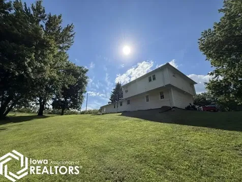 1386 Circle Drive Brooklyn IA 52211