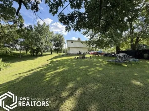 1386 Circle Drive Brooklyn IA 52211
