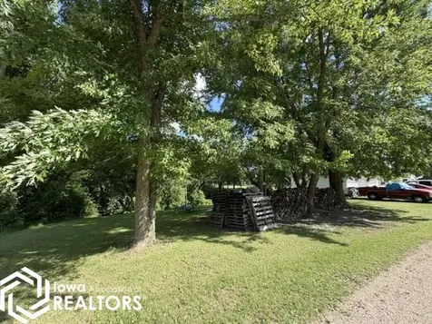 1386 Circle Drive Brooklyn IA 52211