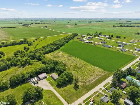 807 S 3rd Street Montezuma IA 50171